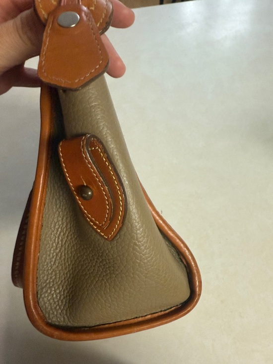 Dooney & Bourke Tan and Brown Pebbled Leather Tote VINTAGE ☦️👸🏼 - Picture 4 of 10